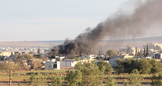Kobani’de dumanlar yükseliyor
