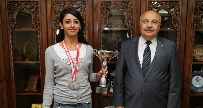 Üniversite öğrencisi dağ bisikletinde Türkiye ikincisi