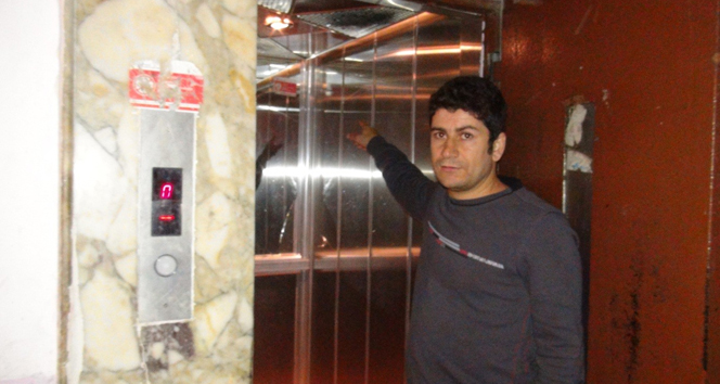 440 asansör kırmızı etiketli