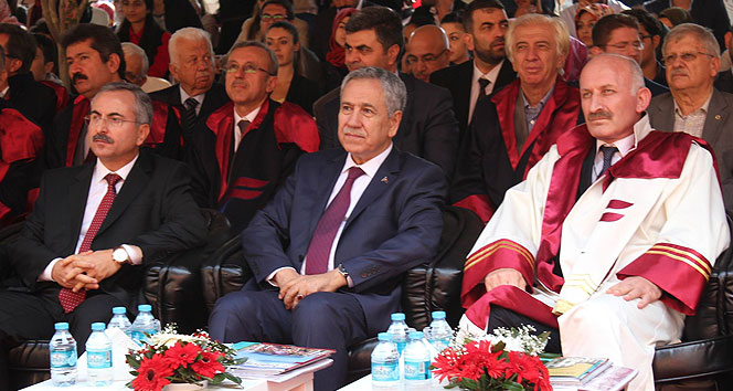 Bülent Arınç: ‘Üniversite sayısını 180’e çıkardık’