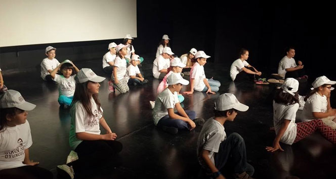 Erkan Yücel sahnesi perdelerini açtı