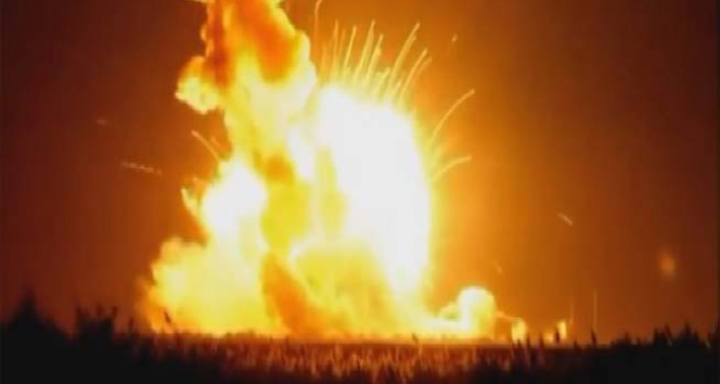 NASA roketi havada böyle patladı!