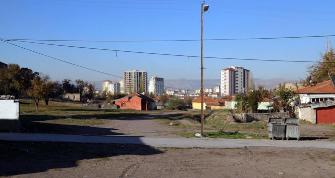 7 mahalleden geçen yüksek elektrik gerilim hattı yer altına alındı