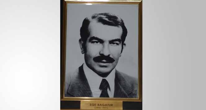 Ege Bagatur, mezarı başında anılacak