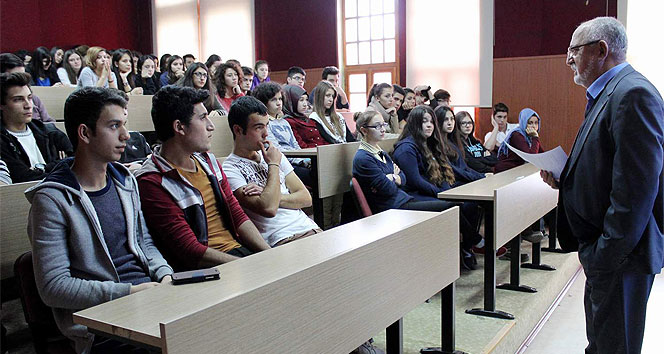 Kemerburgaz Üniversitesi'nden lise son sınıf öğrencilerine bilgilendirme semineri