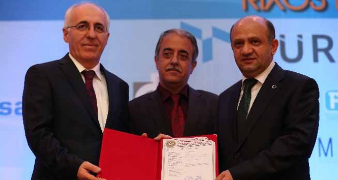 Bakan Işık’tan ‘Beyaz Şapkalı Hackerlara’ sertifika