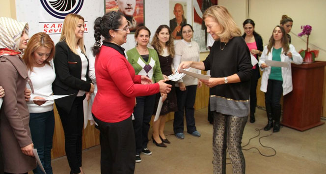 Satranç eğitimi alan öğretmenlere sertifika