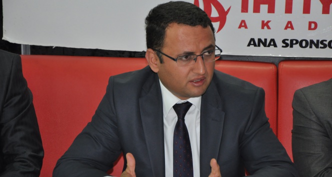 Ak Partili vekil kaza geçirdi