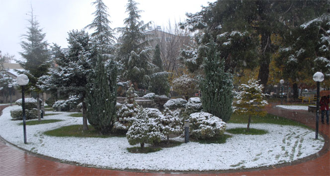 Burdur&#039;a 30 yıl sonra kasım ayında kar yağdı