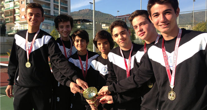 Yamanlar Koleji teniste de şampiyon