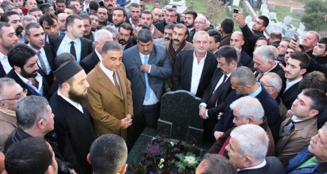 Sedat Peker, avukatının mezarını ziyaret etti