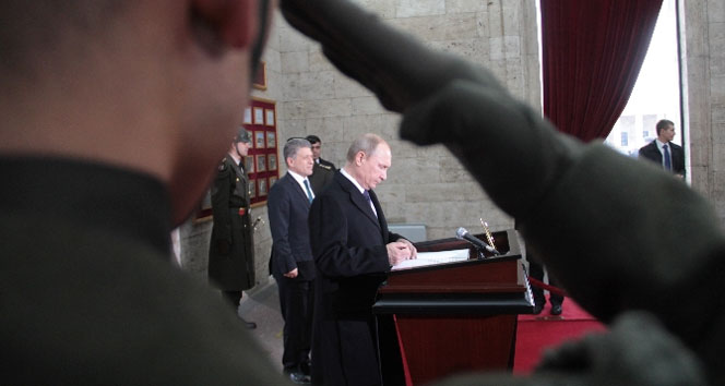 Rusya Devlet Başkanı Putin Anıtkabir'i ziyaret etti