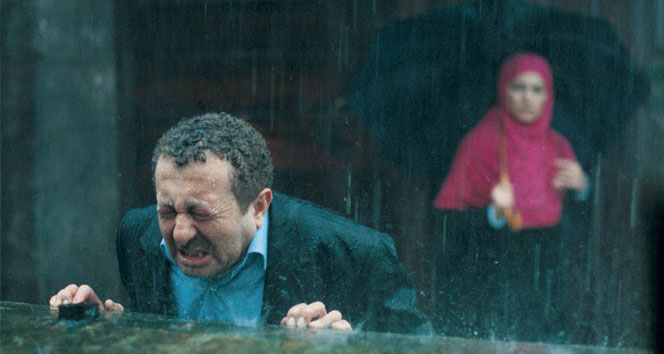 Takva filminin senaristi Kobani'de yaralandı