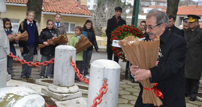 Namık Kemal mezarı başında anıldı