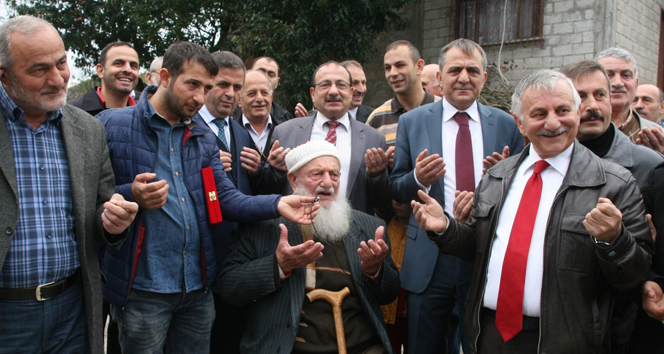 Beton yolu dualarla açtılar