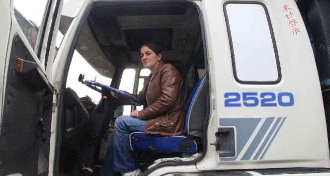 Hasta eşine yardım için bindiği kamyonda 7 yıldır direksiyon sallıyor