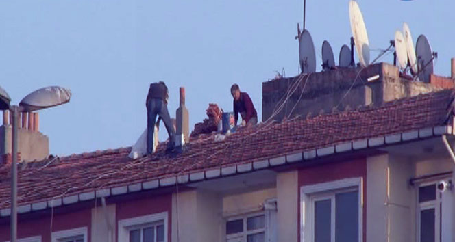 Çatıdaki ‘işçi ihmali’ İHA kamerasında