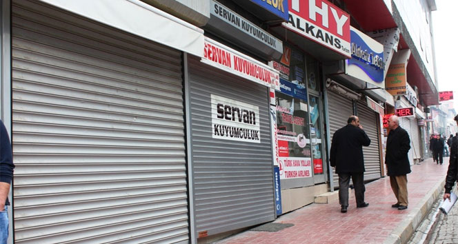 Van’da kepenk kapatma eylemi