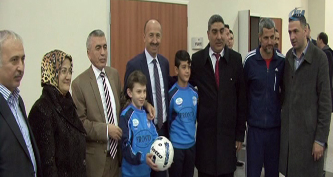 Amatör Spor Kulüplerine Sultangazi Belediyesi’nden destek