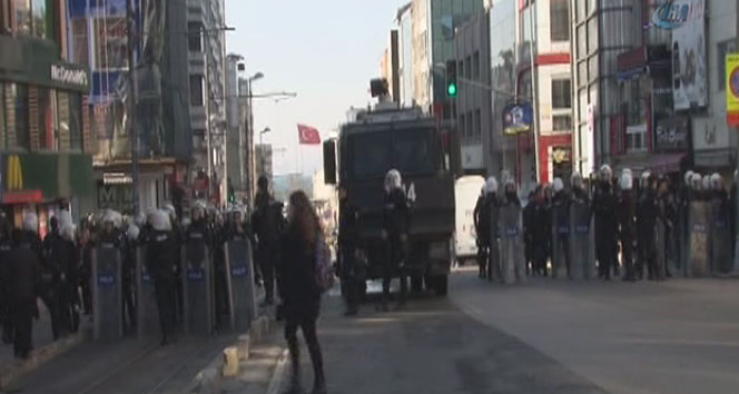 Kadıköy Meydanı’nda eylem yapmak isteyen gruba polis engeli
