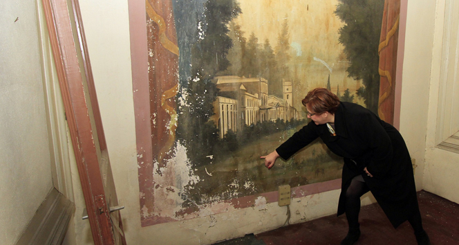 Yabancı marangoz, tarihi bir yapıyı restore edecek