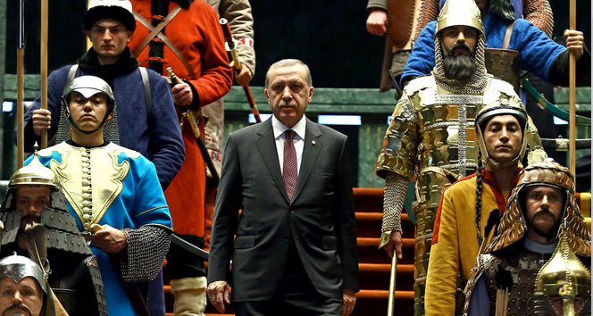 FT: &#039;Erdoğan’ın askerli karşılaması gerçeküstü bir manzaraydı&#039;