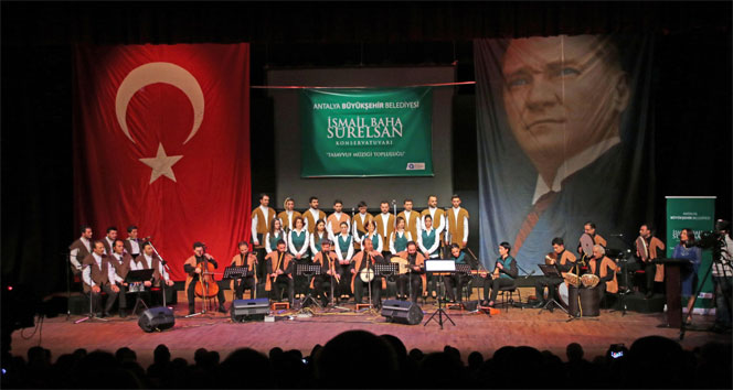 Tasavvuf müziği topluluğu büyüledi