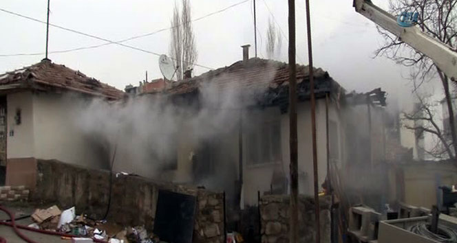 Başkent'te gecekondu yangını: 3 yaralı