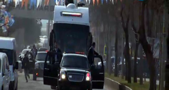 Başbakan Davutoğlu Diyarbakır&#039;da