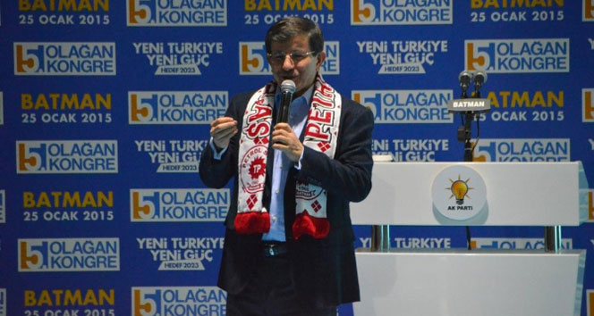 Davutoğlu: &#039;Türkiye’de sadece 2 parti var&#039;