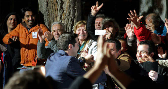 Yunanistan’da seçimi kazanan Syriza, koalisyon hükümet kuracak