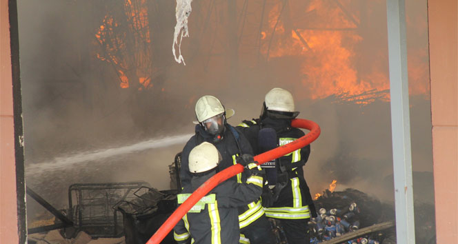 Denizli’de fabrika yangını