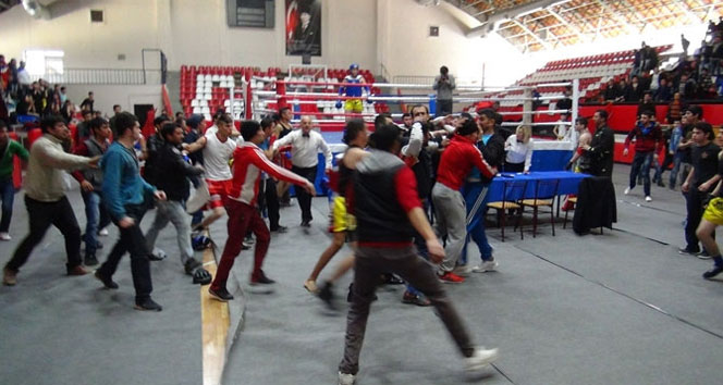 Muay Thai seçmelerinde kavga