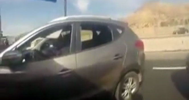 Polis hırsızı kafasından böyle vurdu