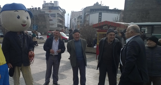 Tespihli pepe ilgi odağı oldu