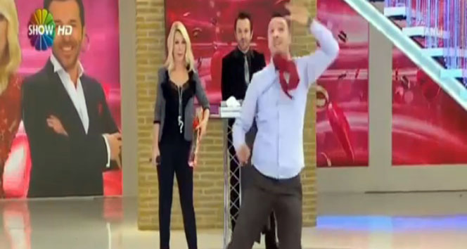 Evlenemeyen adamdan apaçi dansı