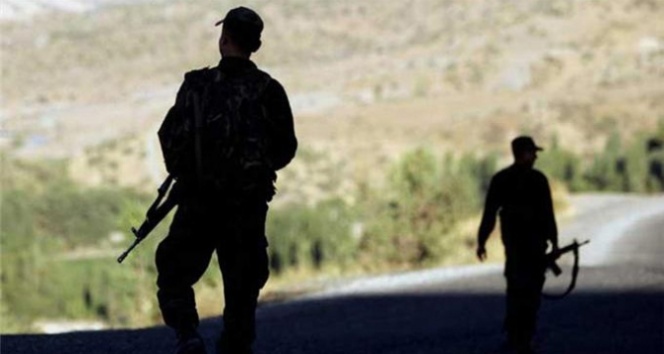 İzne gelen 2 asker den biri soba gazından zehirlenerek öldü