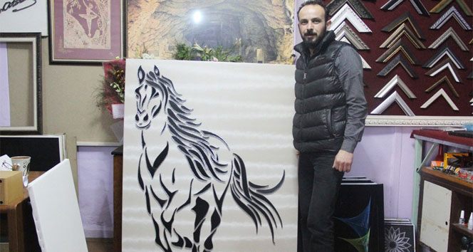 Çivi ile teli sanata dönüştürüyorlar