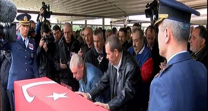 Şehit Pilot Mustafa Delikanlı gözyaşları içinde toprağa verildi
