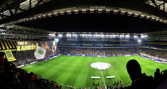 Kadıköy'de dev pankart!