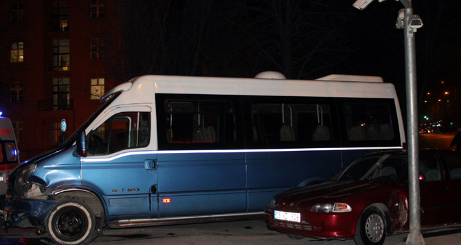 Başbakanlık Merkez Bina önündeki kaza polisi alarma geçirdi