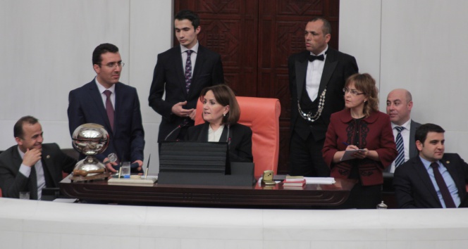 ‘Müsait’ kelimesinin karşılığı TBMM gündeminde