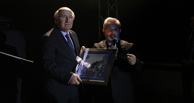 Çanakkale Savaşı’nın hatıra mendili zaferin 100. yılında hediye edildi