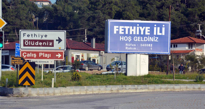 Fethiye'ye il tabelası dikildi