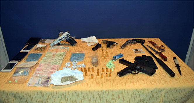 800 polisle 'huzur operasyonu'