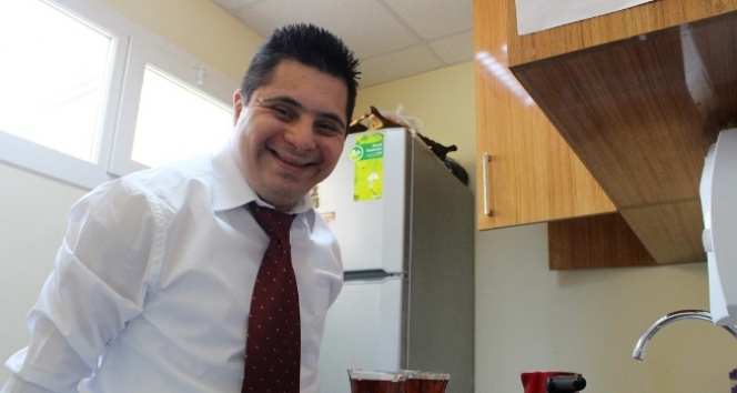 Türkiye’nin en iyi garsonu down sendromlu Ömer Serhat Orgun