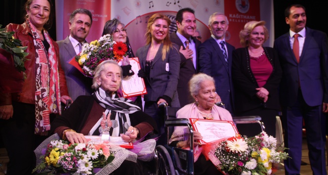 O ses 'yaşlılar’