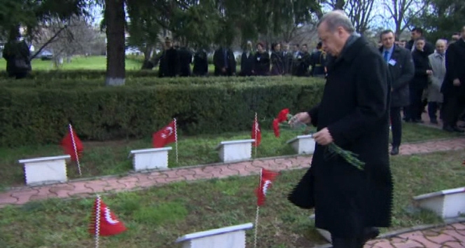 Cumhurbaşkanı Türk Şehitliğini ziyaret etti