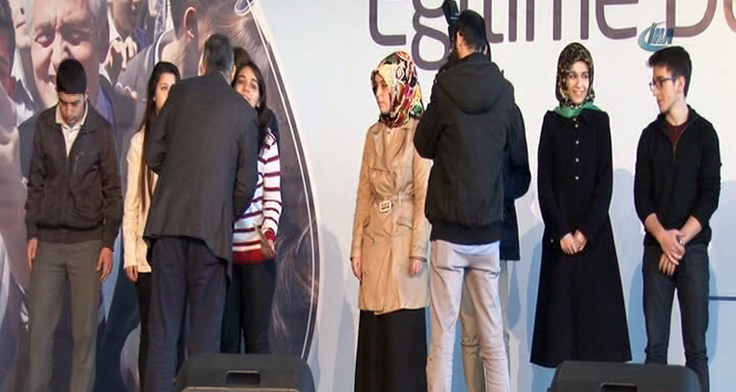 Eyüp Belediyesi’nden öğrencilere eğitim desteği