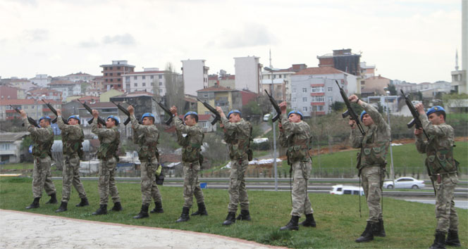 Çanakkale şehitlerine yazılan mektuplar, balonlarla gökyüzüne bırakıldı